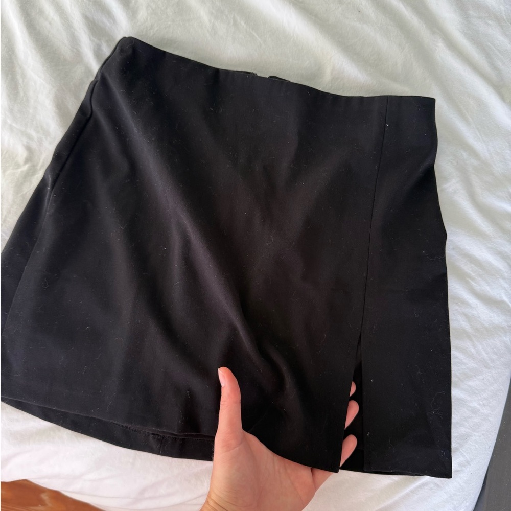 Aritzia black mini skirt